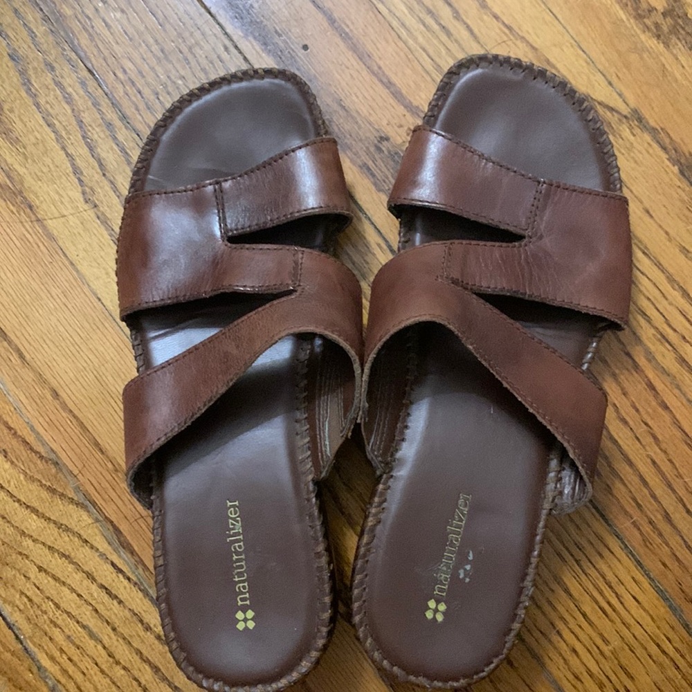 Naturalizer Women’s Brown Leather Slip On Sandals Sz: 7.5
